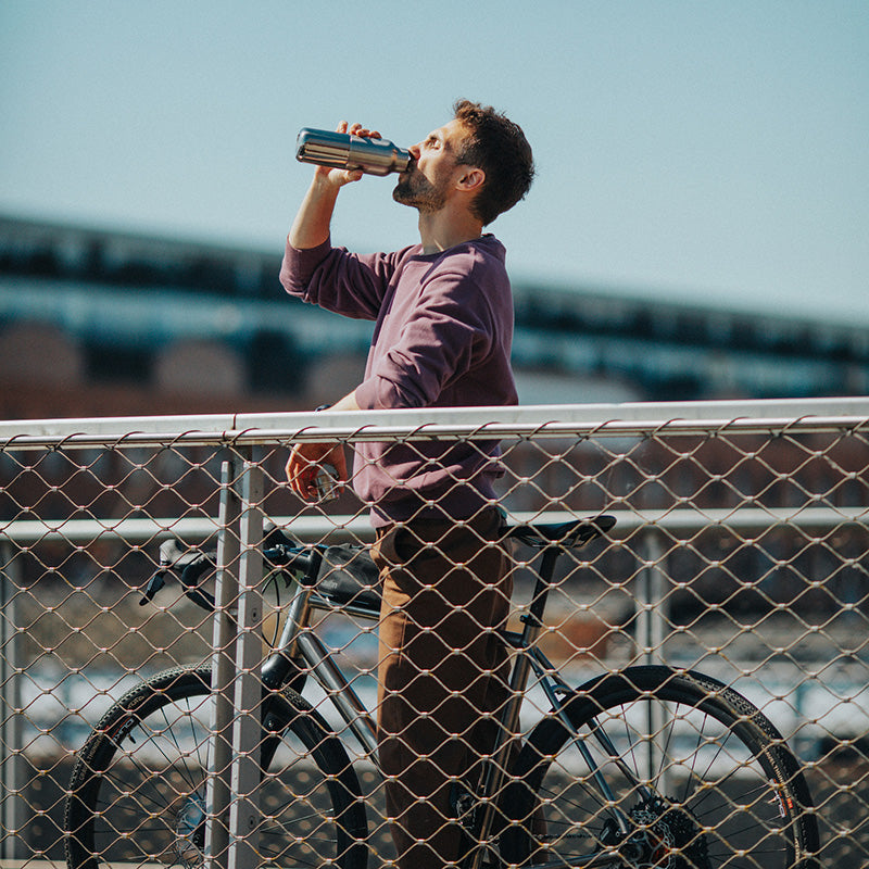 16oz-rise-reflect-with-bamboo-cap-x1 16oz_rise_reflect_man_bike_square.jpg