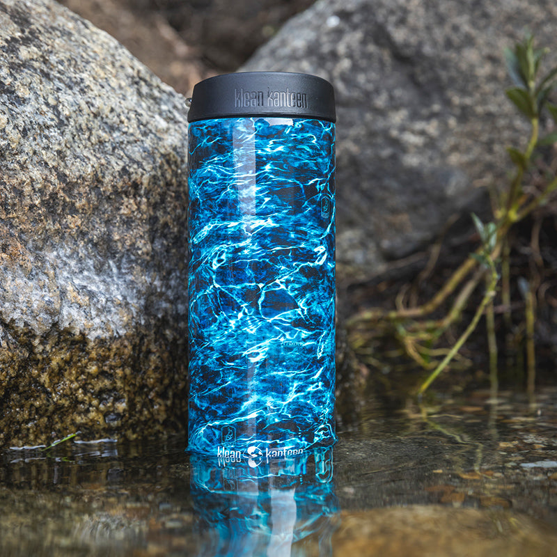20oz-tkwide-with-cafe-cap-mossy-oak-c9 16oz_tumbler_mossyoak_bass_cafe_water_closeup_square.jpg