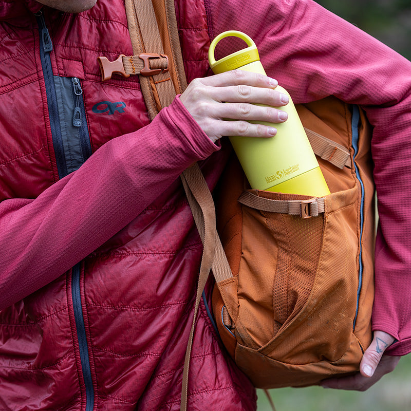 20oz-rise-classic-with-arch-loop-cap-i0 20oz_rise_classic_insulated_bottle_acacia_backpack_square.jpg