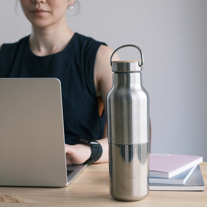 20oz-rise-reflect-with-bamboo-cap-h9 20oz_rise_reflect_desk_laptop_square.jpg