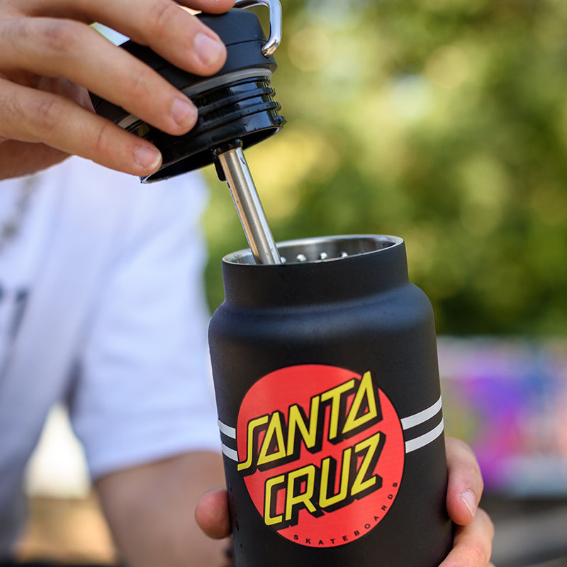 32oz-tkwide-with-twist-cap-santa-cruz-z1 32oz_tkwide_twist_water_bottle_santacruz_dot_lidoff_square.jpg