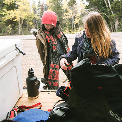64oz-classic-with-loop-cap-h4 64oz_insulated_classic_backpackers_tailgate_square.jpg