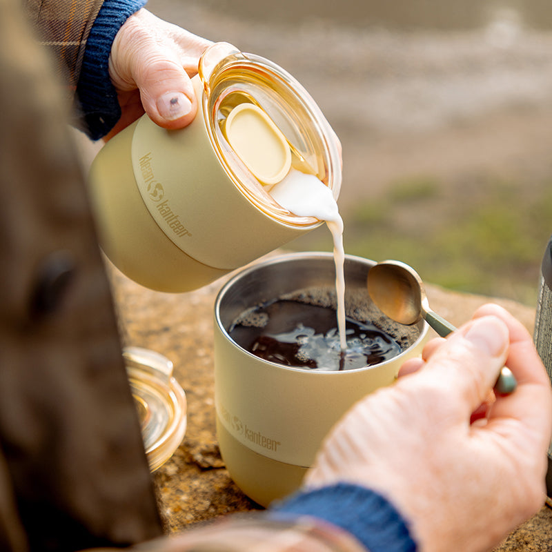 slide-lid-b4 8oz_rise_lowball_waxyellow_coffee_cream_pour_square.jpg