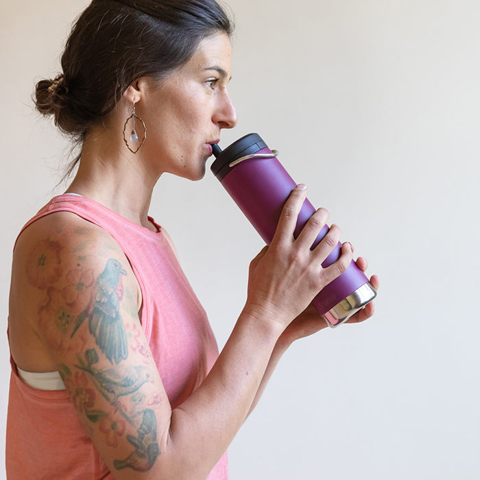tkwide-twist-cap-with-straw-kit-y0 K20TKWPT-PP-T-TWIST-straw_cap_drinking_yoga_lifestyle_64bb08ca-98d0-4e89-83fd-b166cda65ccd.jpg