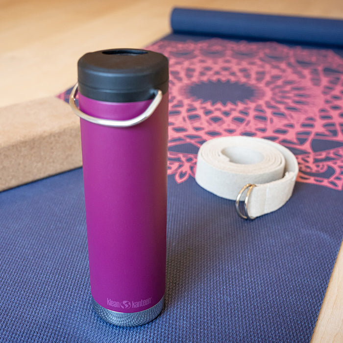 tkwide-twist-cap-with-straw-kit-y0 K20TKWPT-PP-T-TWIST-yoga_bottle_closed_lifestyle_a5ac6535-9c60-42bb-86fe-b94b5cef2b68.jpg