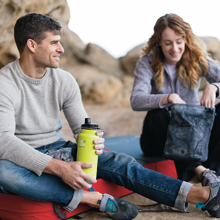 tkwide-chug-cap-g5 K32TKWSSL-JP-chug_cap_bouldering_lifestyle.jpg